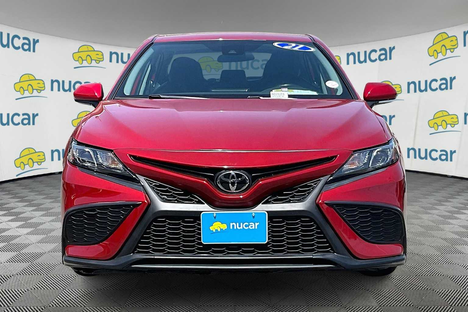 2021 Toyota Camry SE - Photo 2