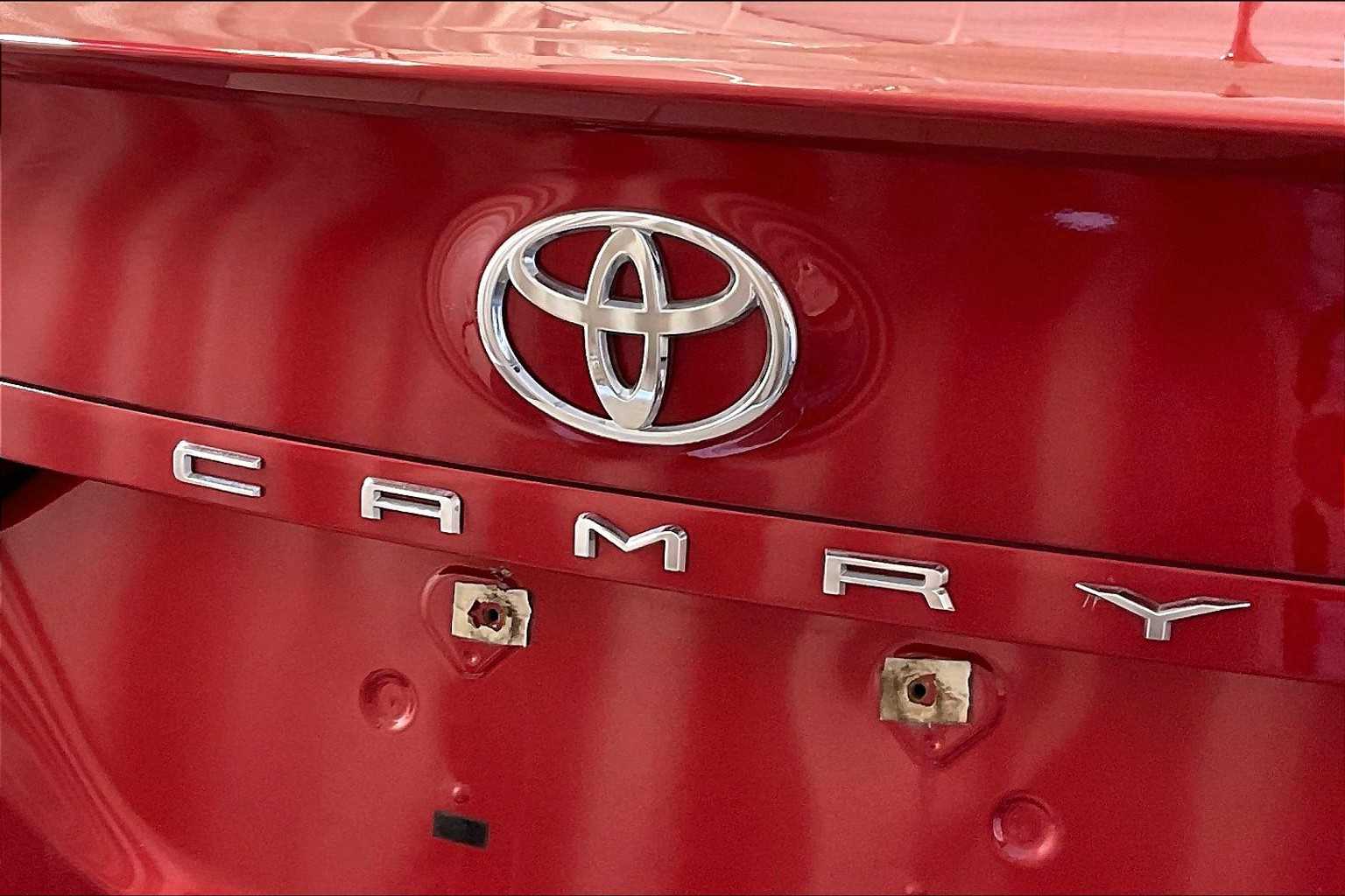 2021 Toyota Camry SE - Photo 28