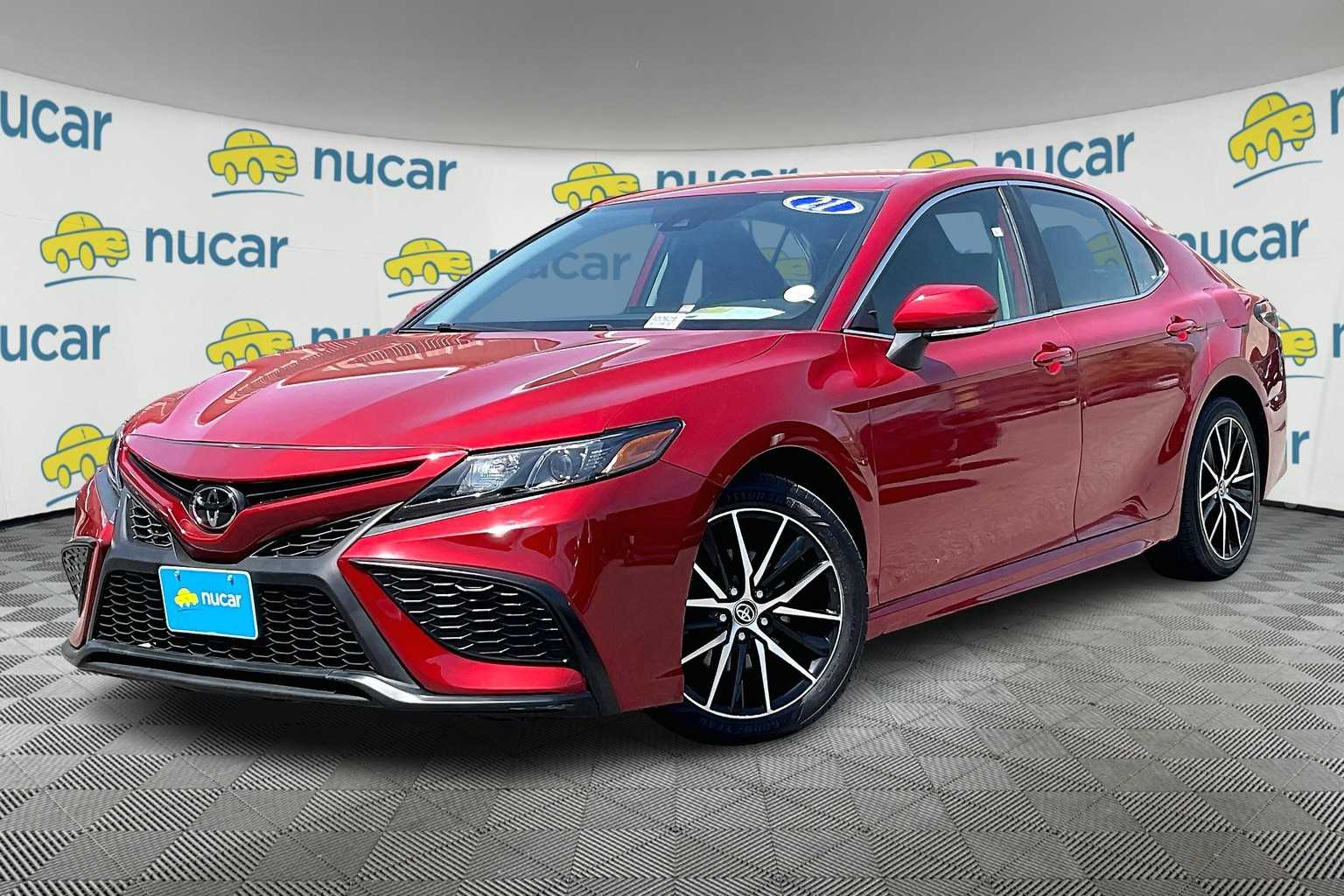2021 Toyota Camry SE - Photo 3
