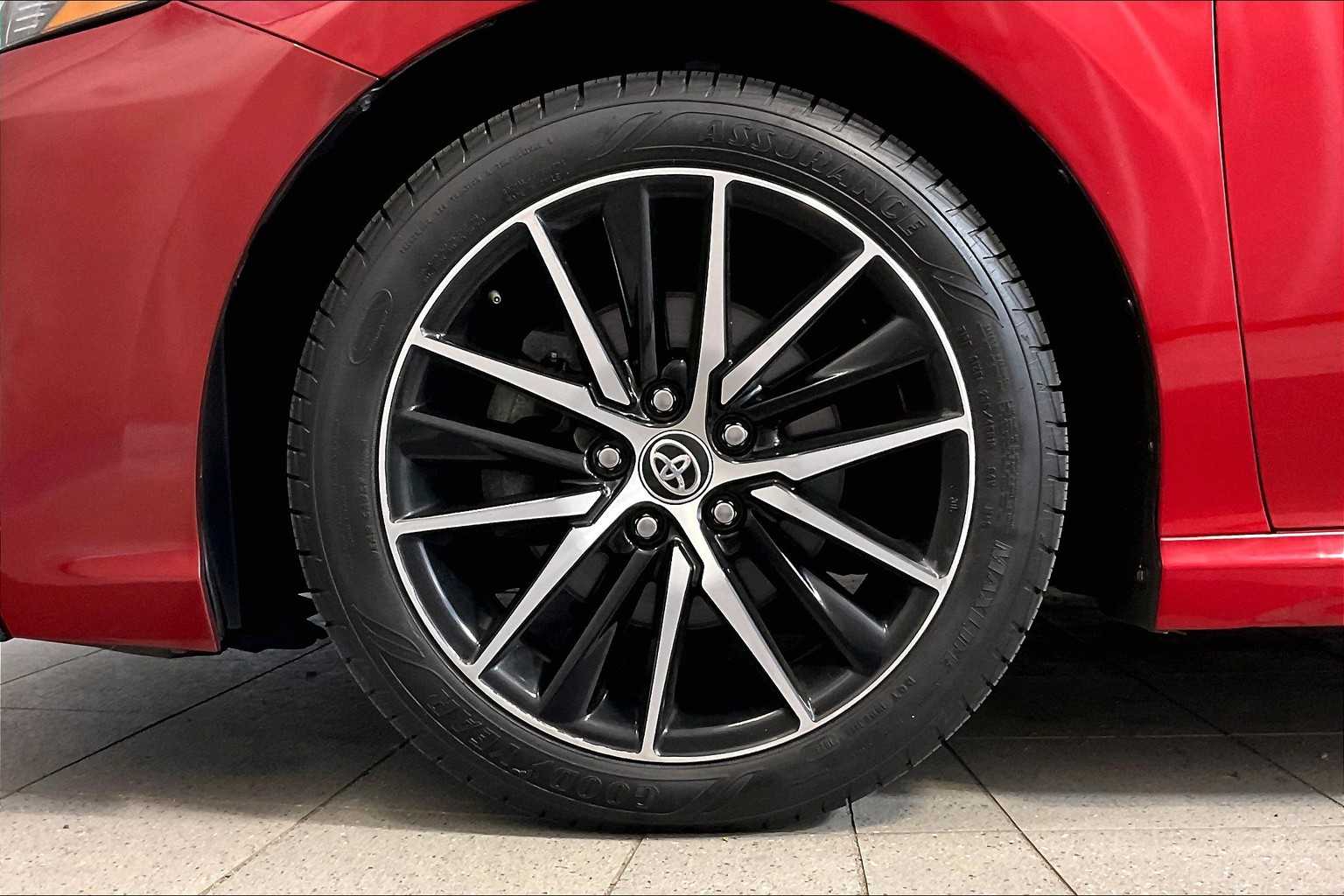 2021 Toyota Camry SE - Photo 7