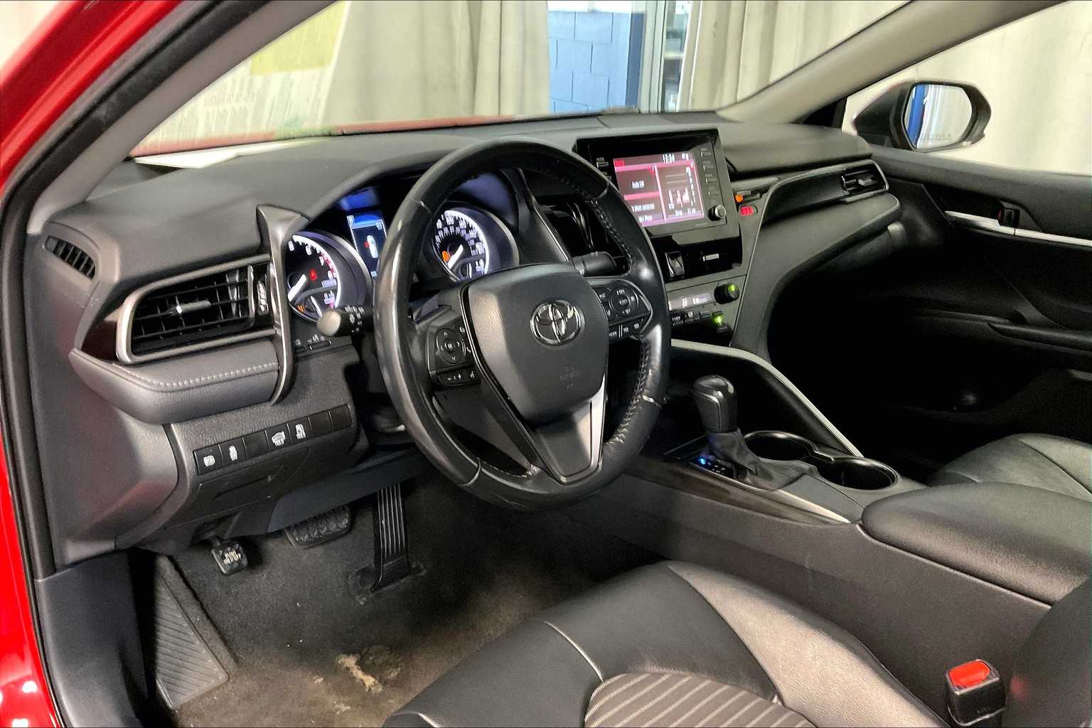 2021 Toyota Camry SE - Photo 8