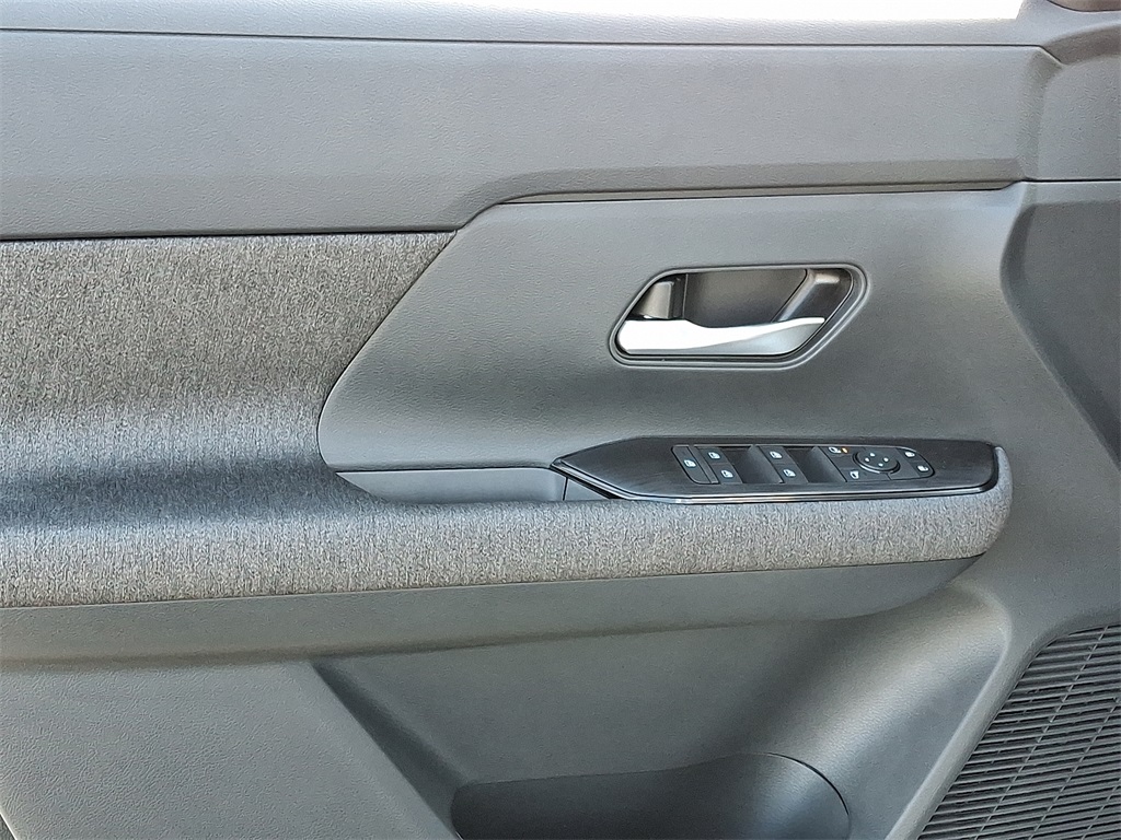 2026 Nissan Kicks SV - Photo 8
