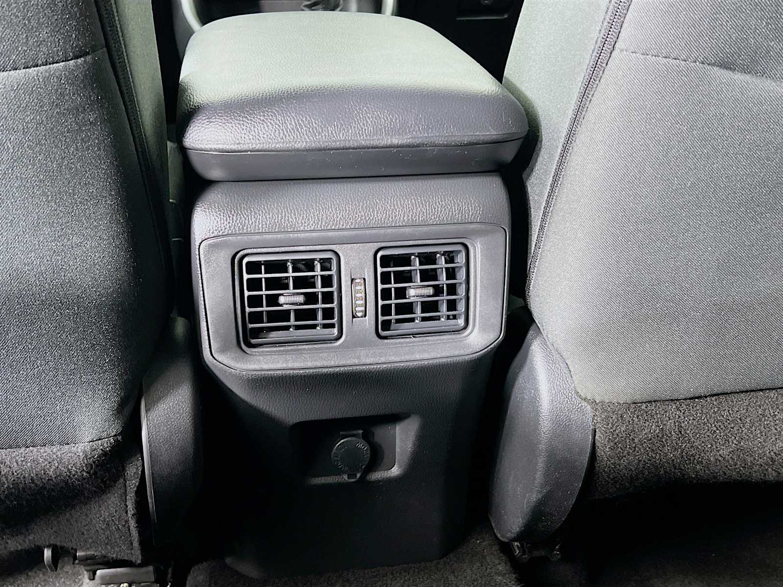 2023 Toyota RAV4 LE - Photo 24