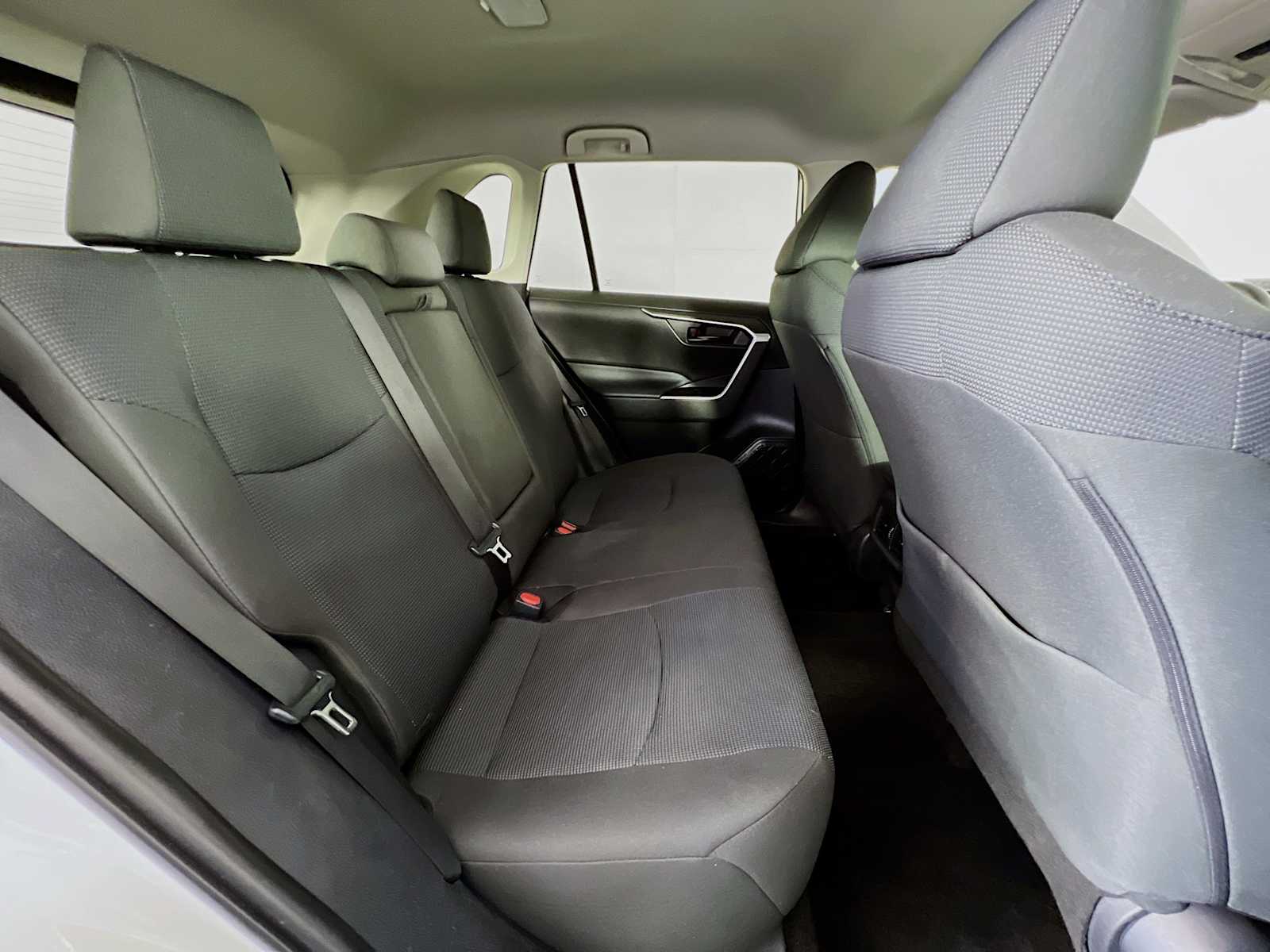 2023 Toyota RAV4 LE - Photo 26