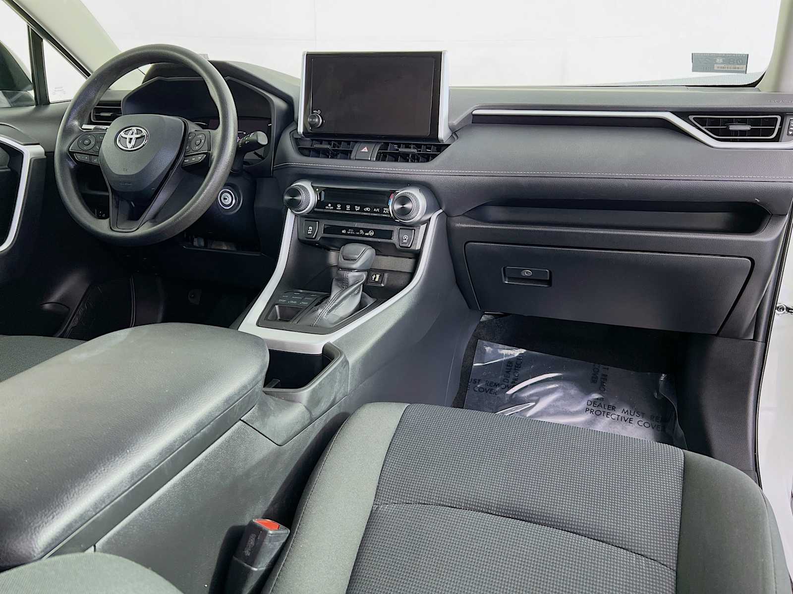 2023 Toyota RAV4 LE - Photo 28