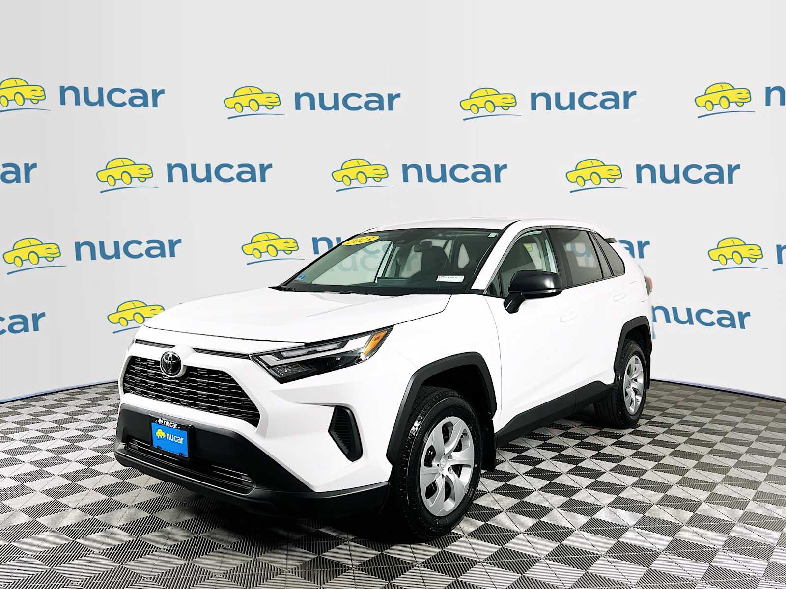 2023 Toyota RAV4 LE - Photo 3
