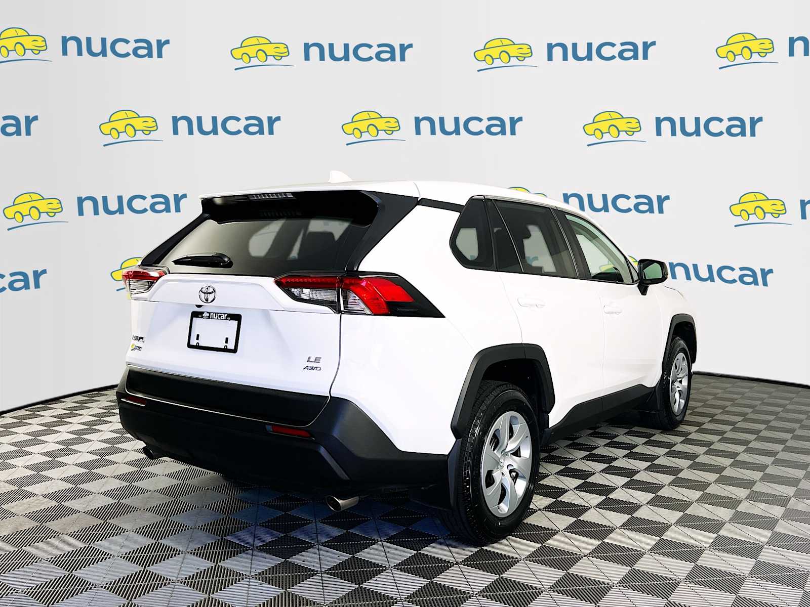2023 Toyota RAV4 LE - Photo 7