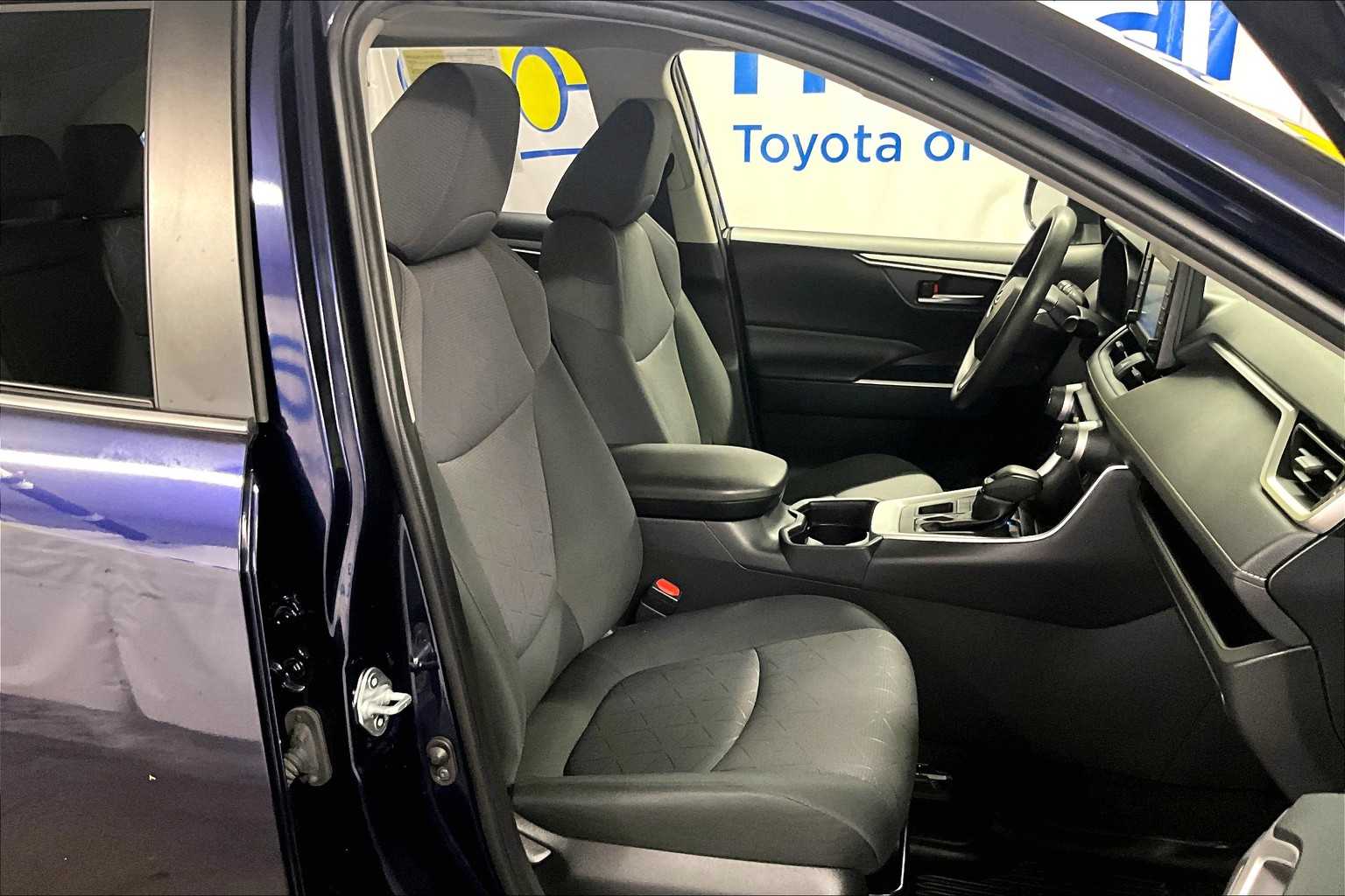 2019 Toyota RAV4 XLE - Photo 11