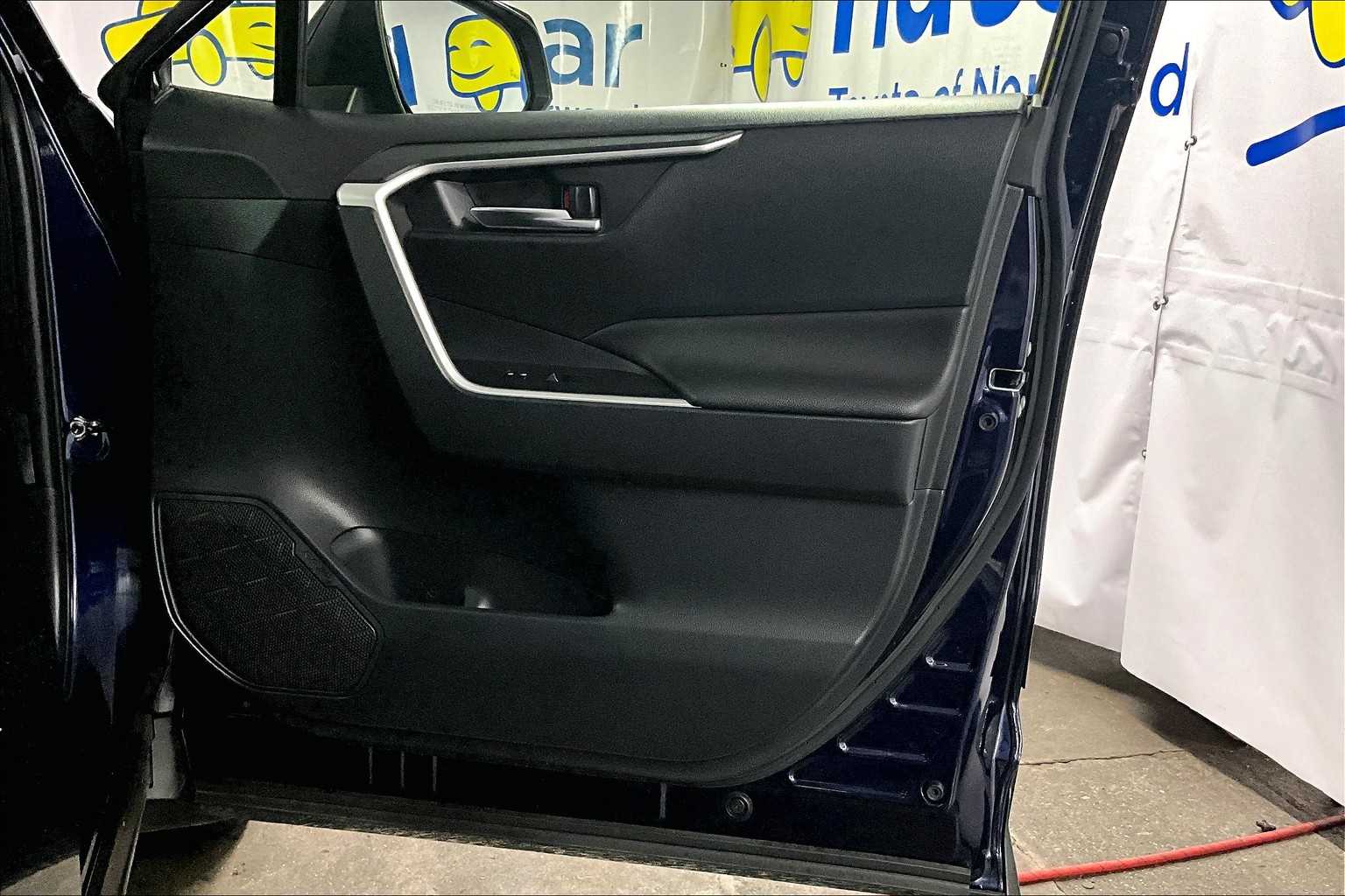 2019 Toyota RAV4 XLE - Photo 12