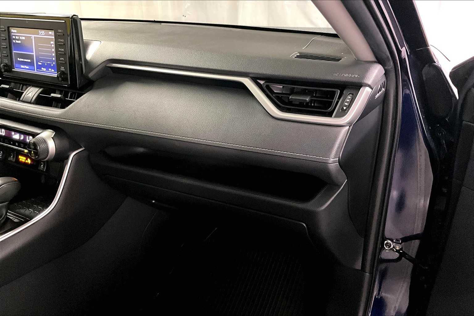 2019 Toyota RAV4 XLE - Photo 13