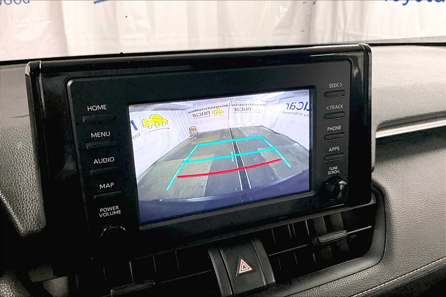 2019 Toyota RAV4 XLE - Photo 19