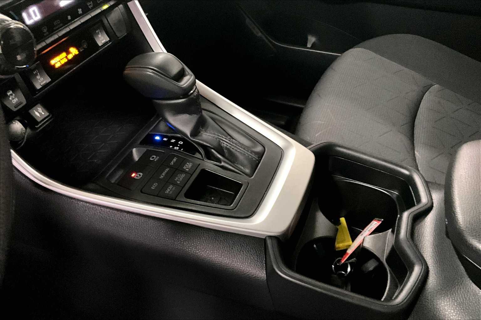 2019 Toyota RAV4 XLE - Photo 20