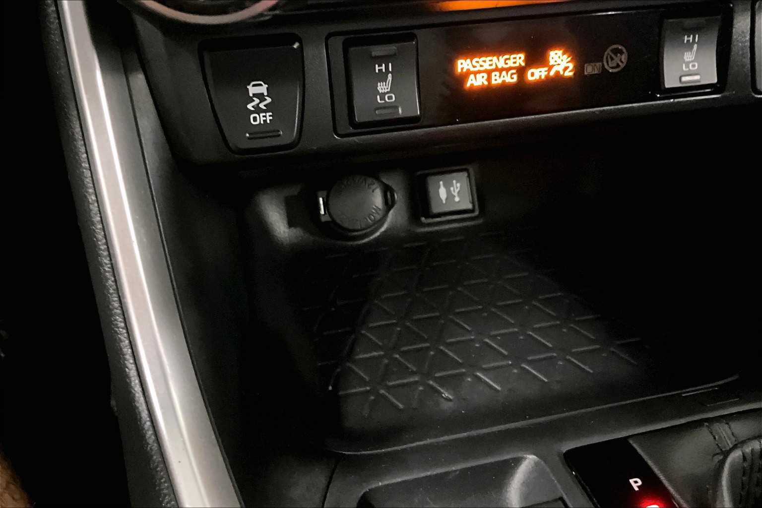 2019 Toyota RAV4 XLE - Photo 27
