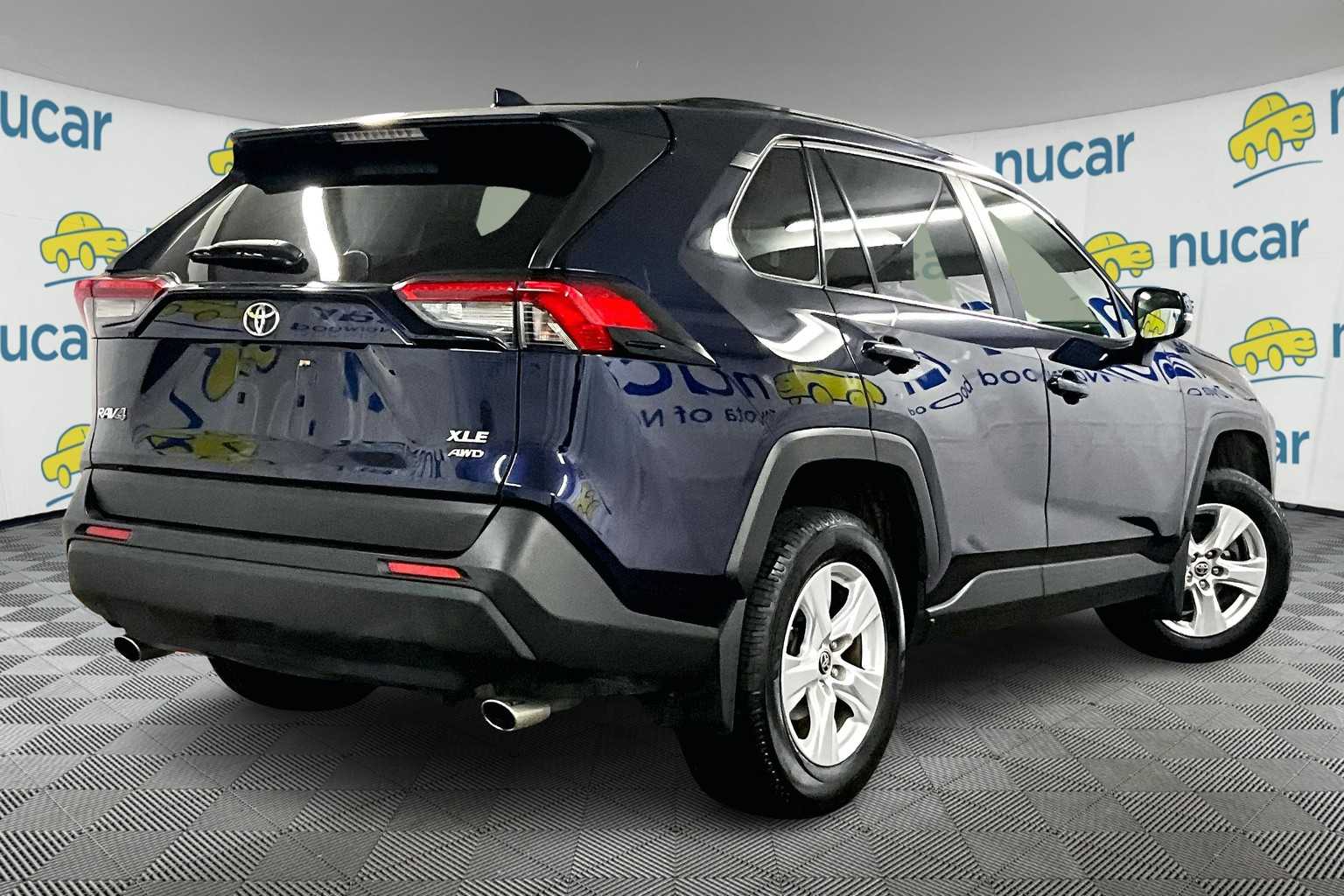 2019 Toyota RAV4 XLE - Photo 6