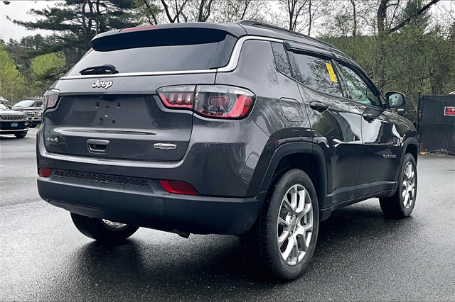 2022 Jeep Compass Latitude Lux - Photo 4