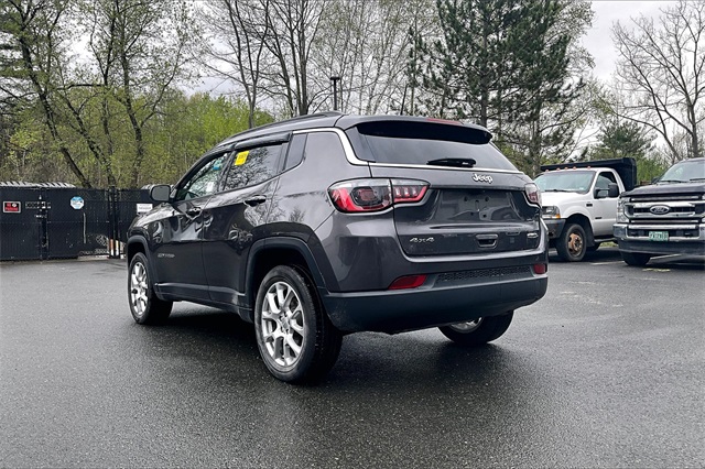 2022 Jeep Compass Latitude Lux - Photo 6