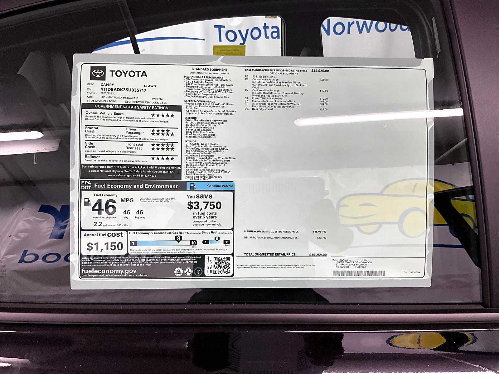 2025 Toyota Camry SE - Photo 18