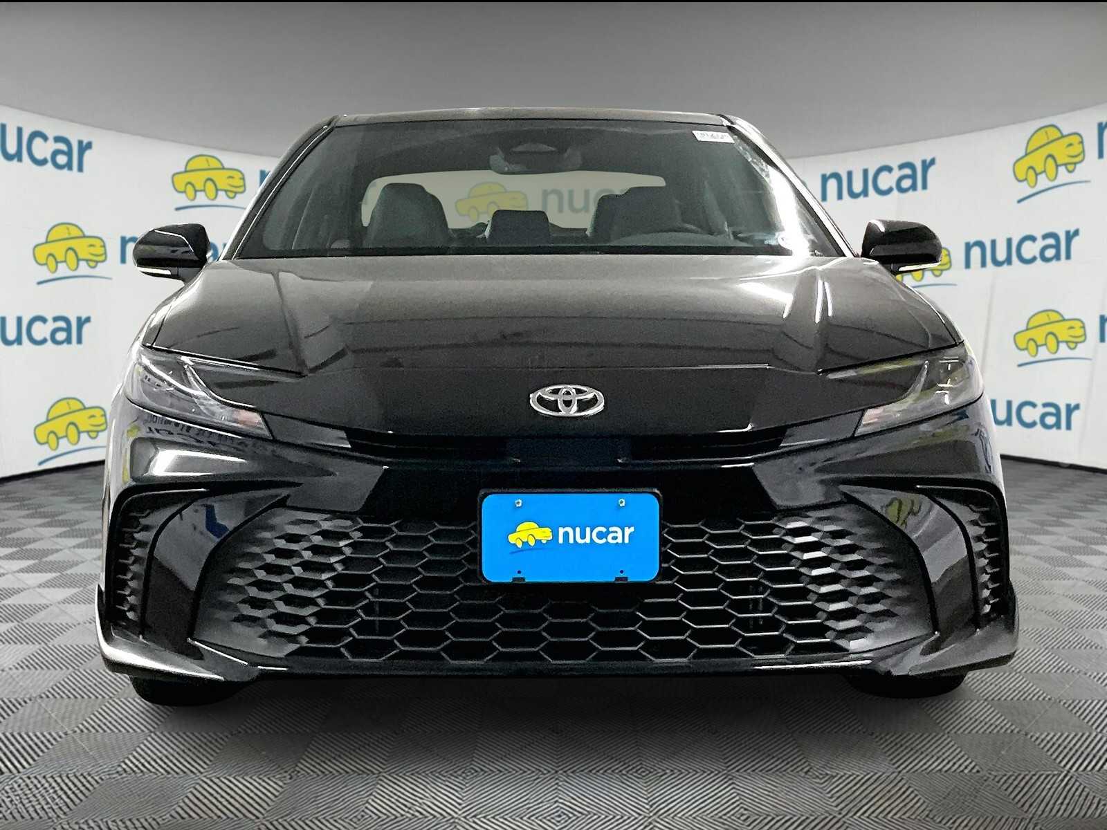 2025 Toyota Camry SE - Photo 3