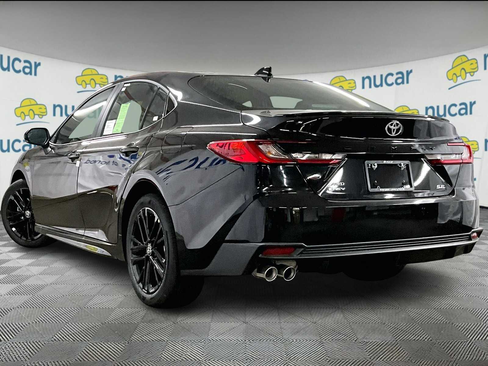 2025 Toyota Camry SE - Photo 5