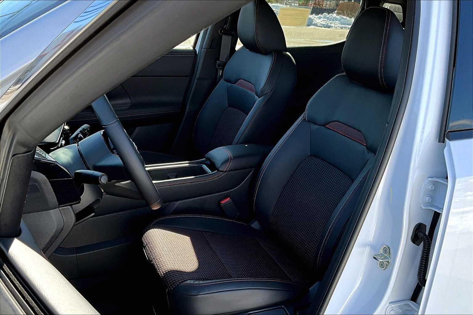 2025 Nissan Kicks SR - Photo 11