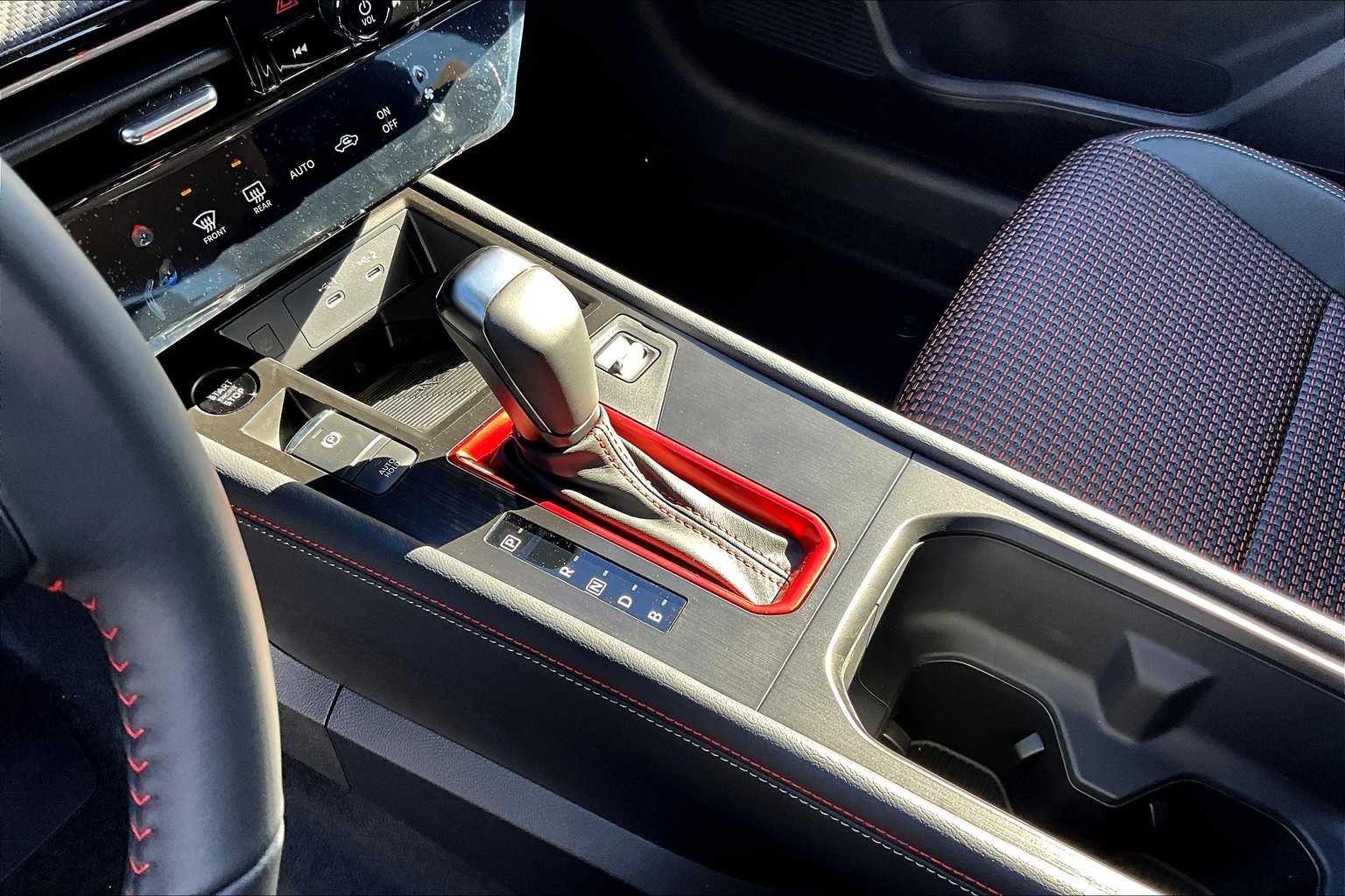 2025 Nissan Kicks SR - Photo 14
