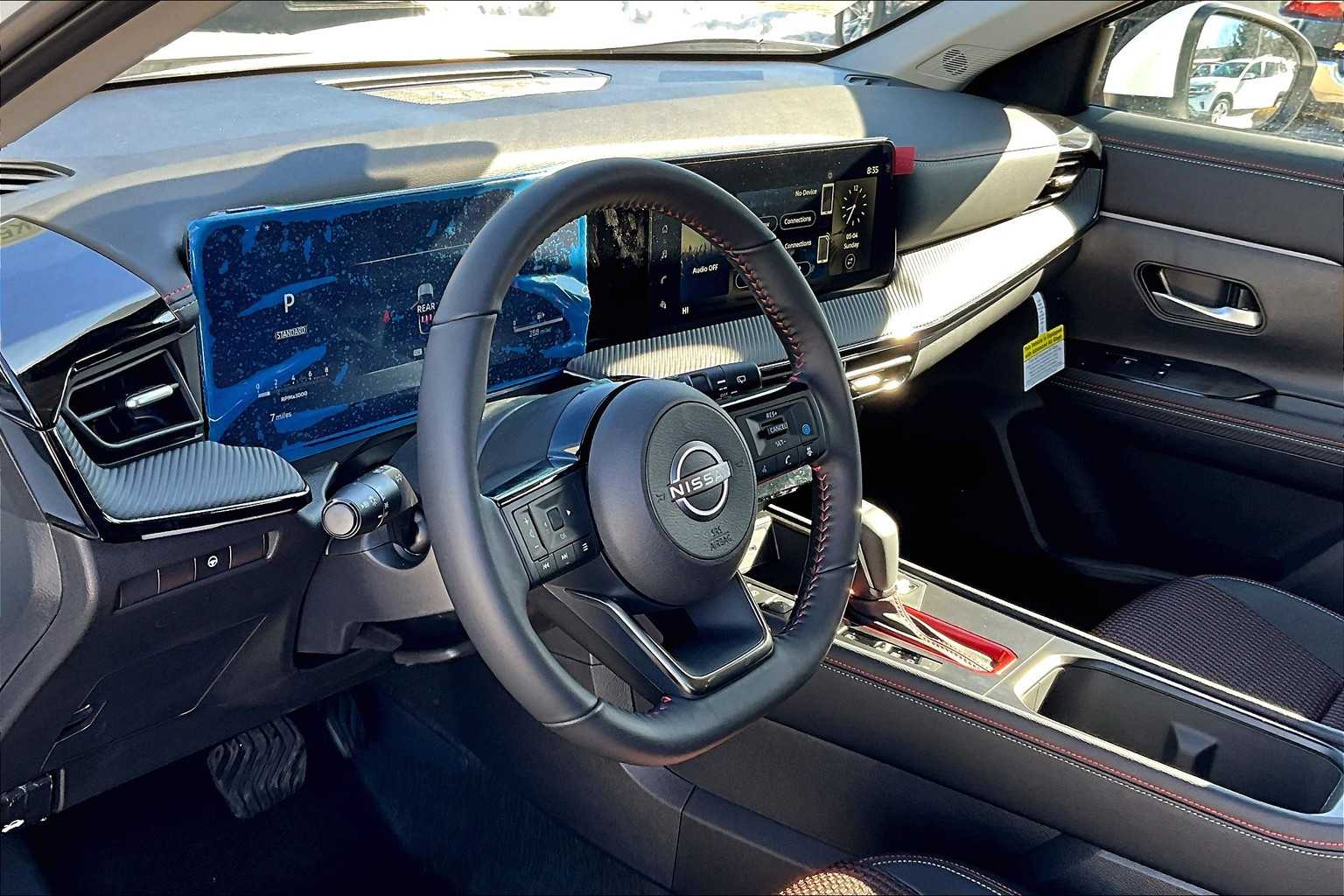 2025 Nissan Kicks SR - Photo 9