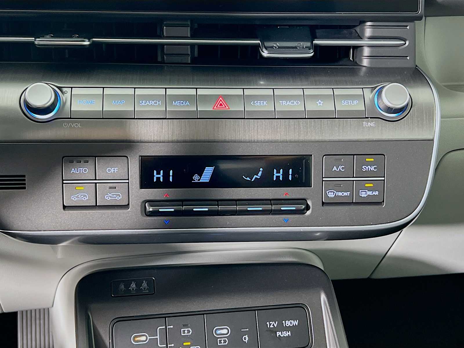2025 Hyundai Kona SEL Convenience - Photo 11
