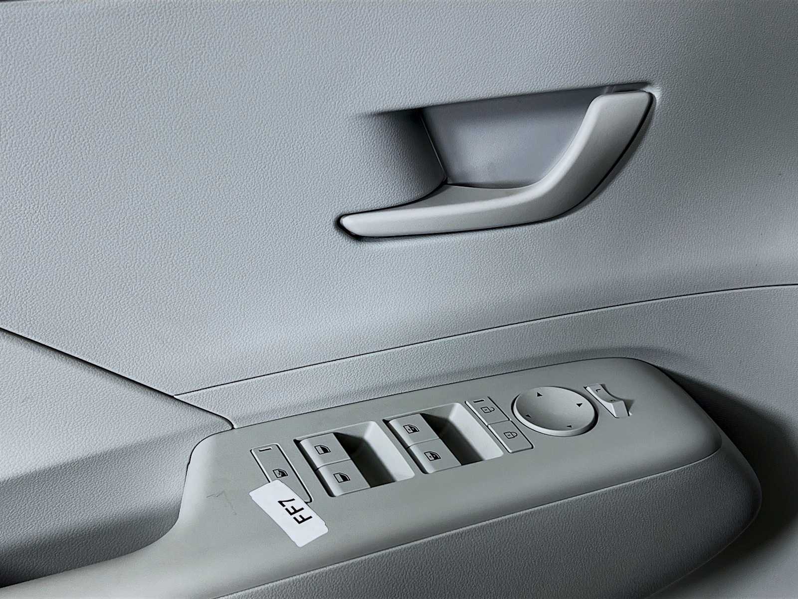 2025 Hyundai Kona SEL Convenience - Photo 17