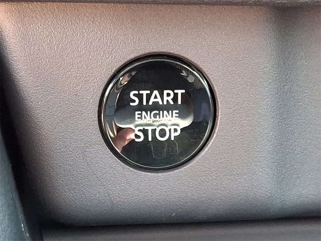 2025 Nissan Rogue SV - Photo 15