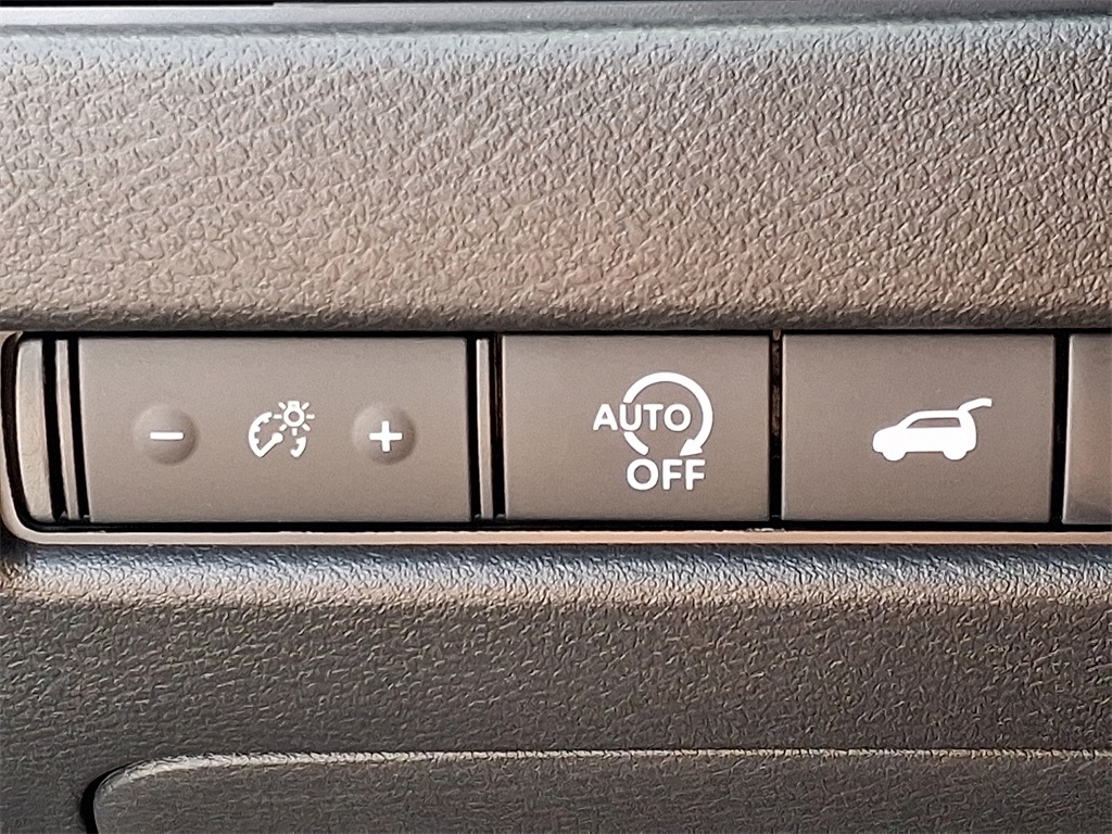 2025 Nissan Rogue SV - Photo 18