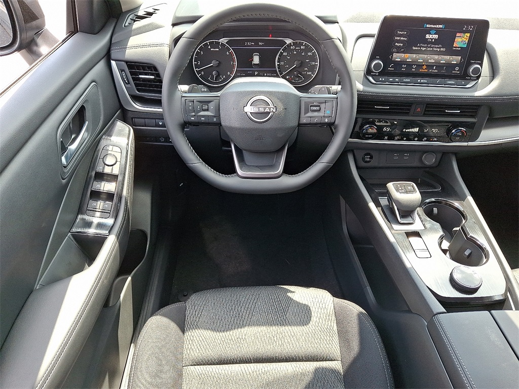 2025 Nissan Rogue SV - Photo 7