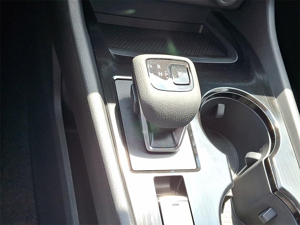 2025 Nissan Rogue SV - Photo 10