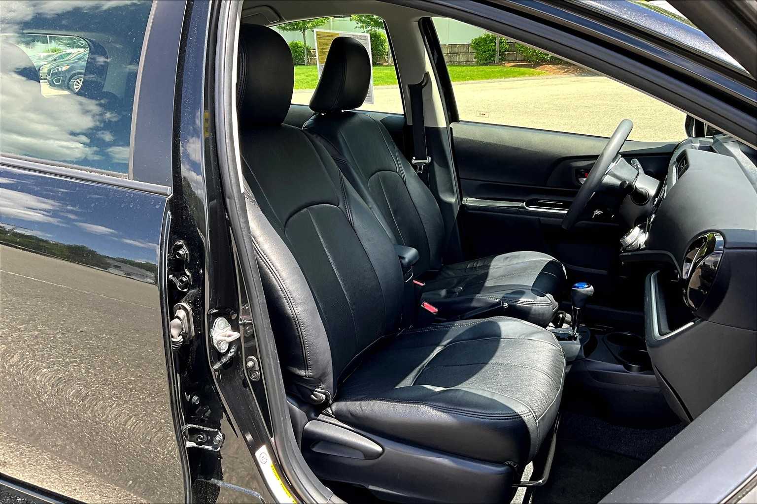 2016 Toyota Prius c Persona Series - Photo 14