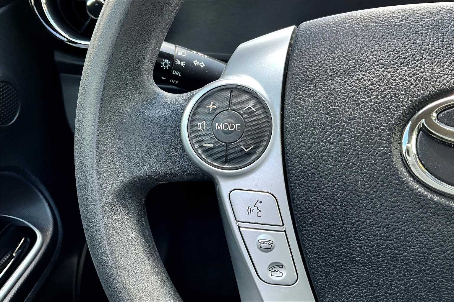 2016 Toyota Prius c Persona Series - Photo 25