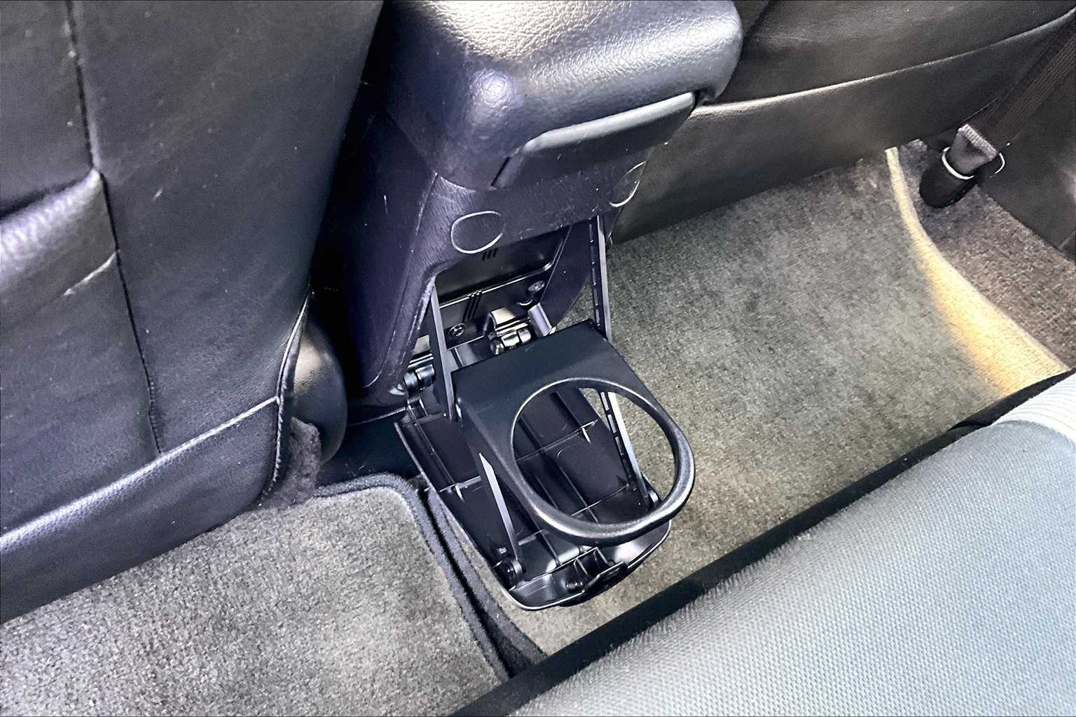 2016 Toyota Prius c Persona Series - Photo 30