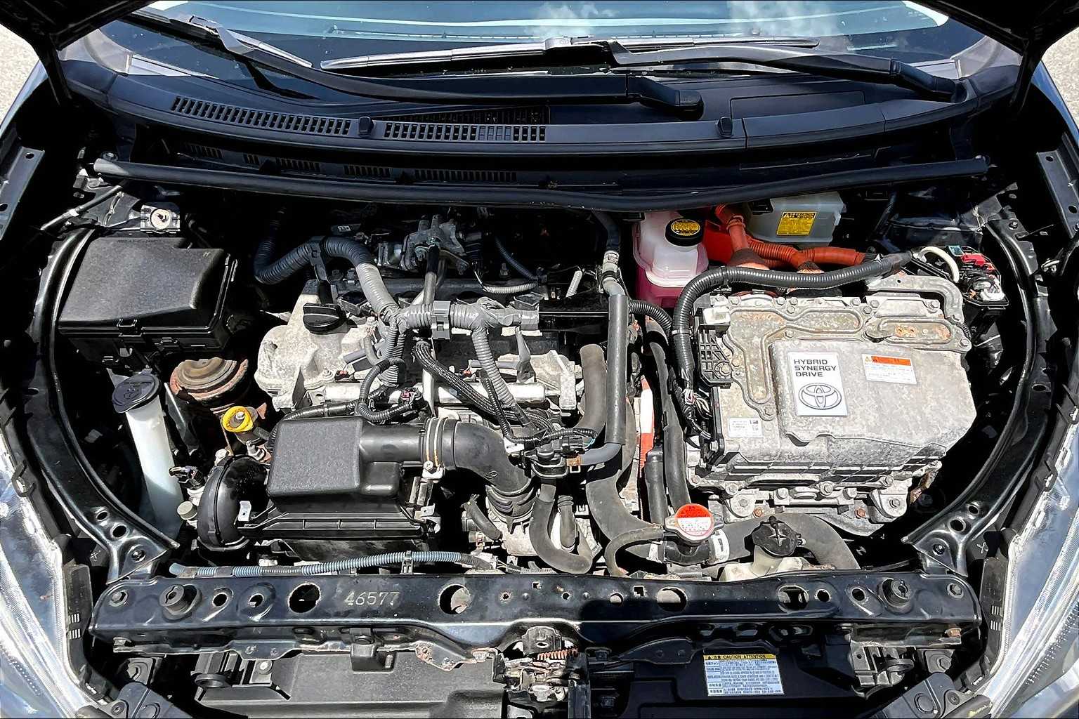 2016 Toyota Prius c Persona Series - Photo 32