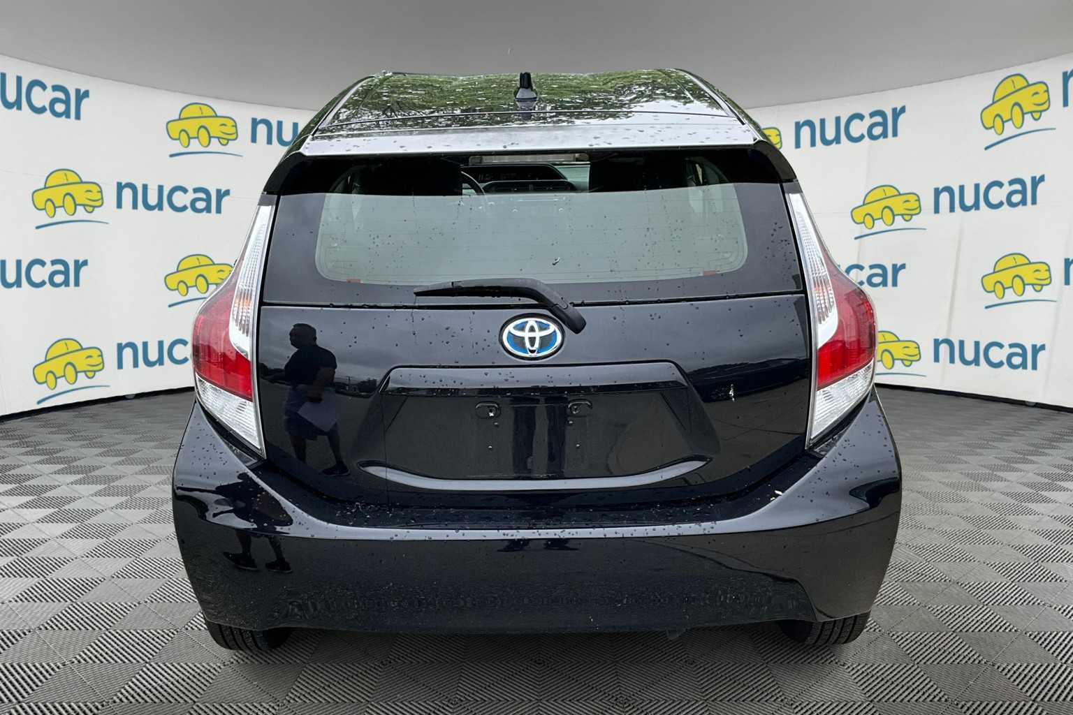 2016 Toyota Prius c Persona Series - Photo 6