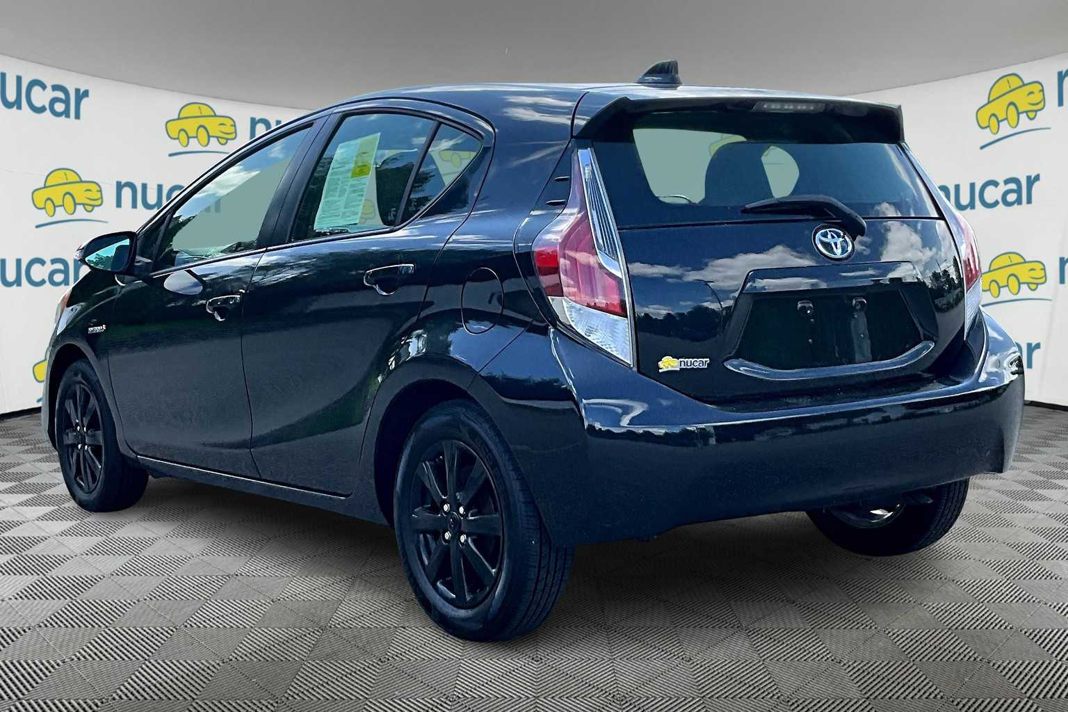 2016 Toyota Prius c Persona Series - Photo 7
