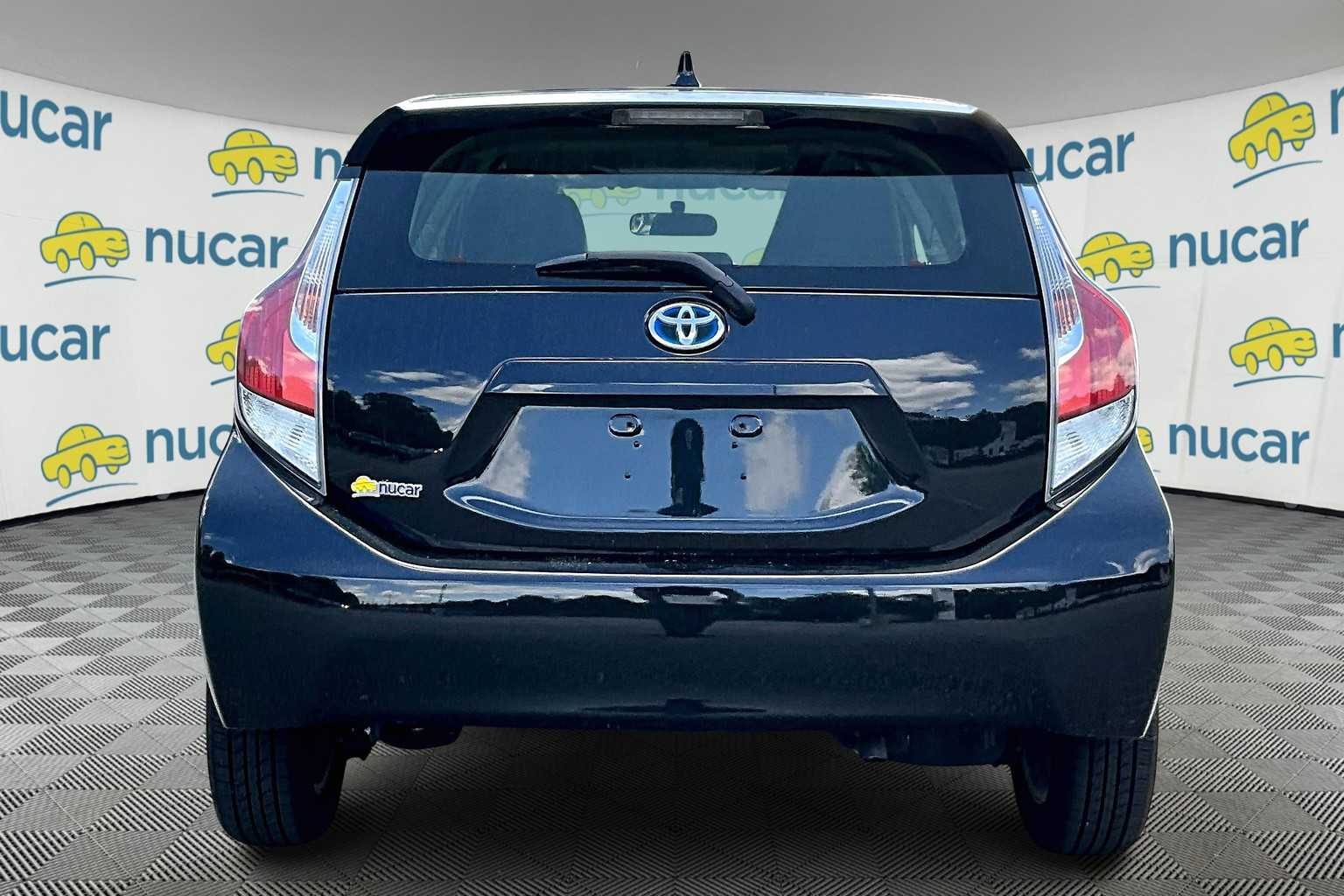 2016 Toyota Prius c Persona Series - Photo 8