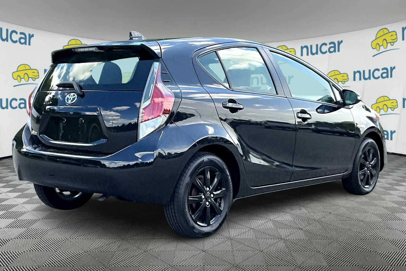 2016 Toyota Prius c Persona Series - Photo 9