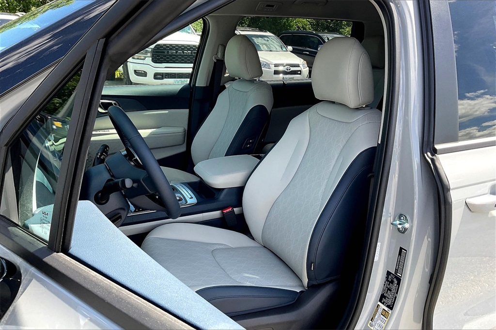 2026 Kia Carnival EX - Photo 11