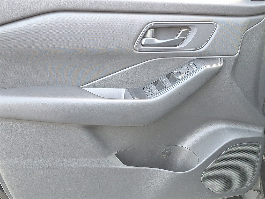 2024 Nissan Rogue S - Photo 13