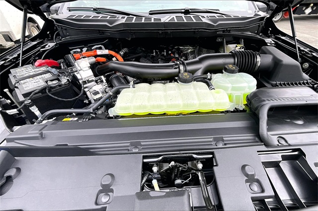 2025 Ford F-150 XLT - Photo 12