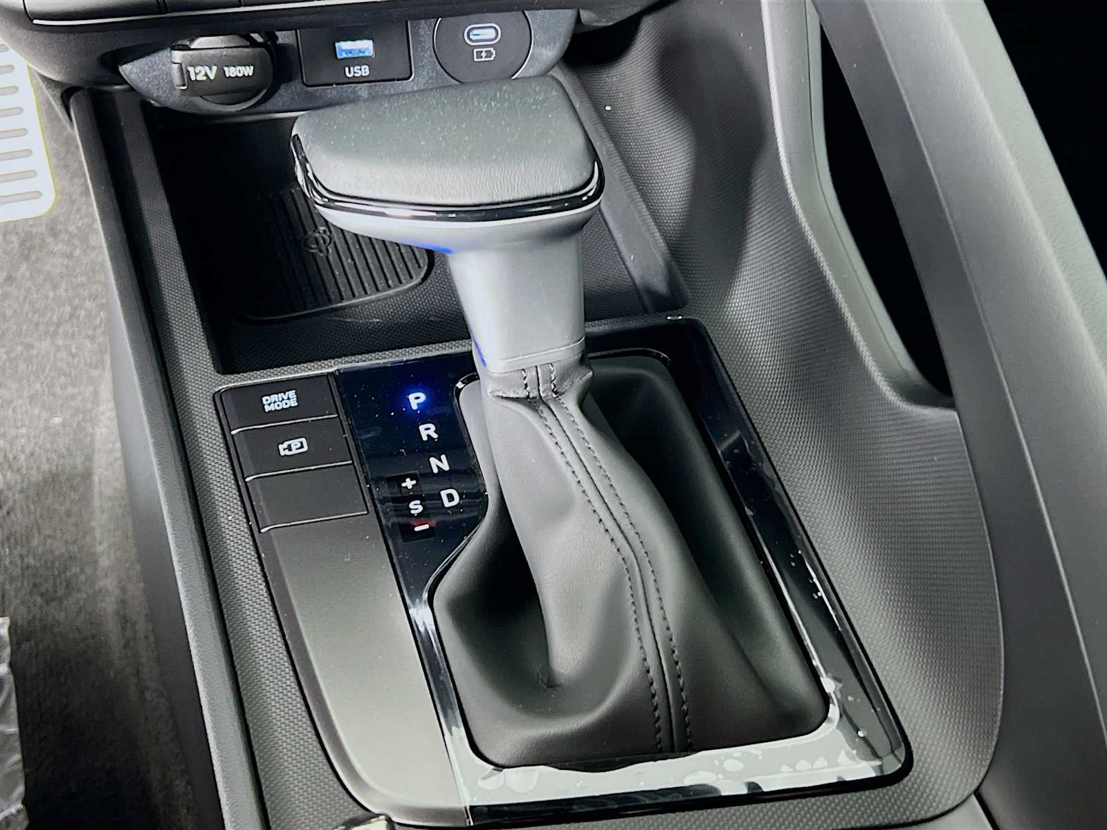 2025 Hyundai Elantra SEL Sport - Photo 11