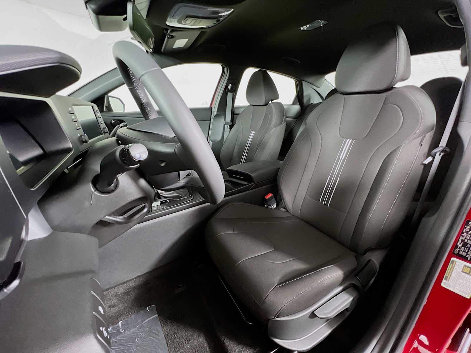 2025 Hyundai Elantra SEL Sport - Photo 12