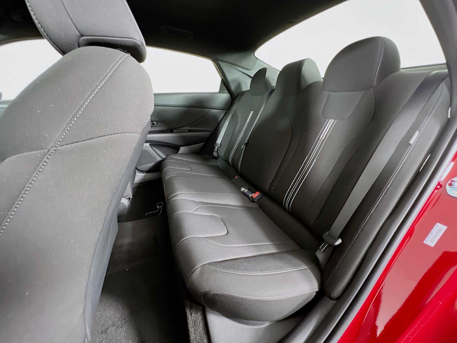 2025 Hyundai Elantra SEL Sport - Photo 13