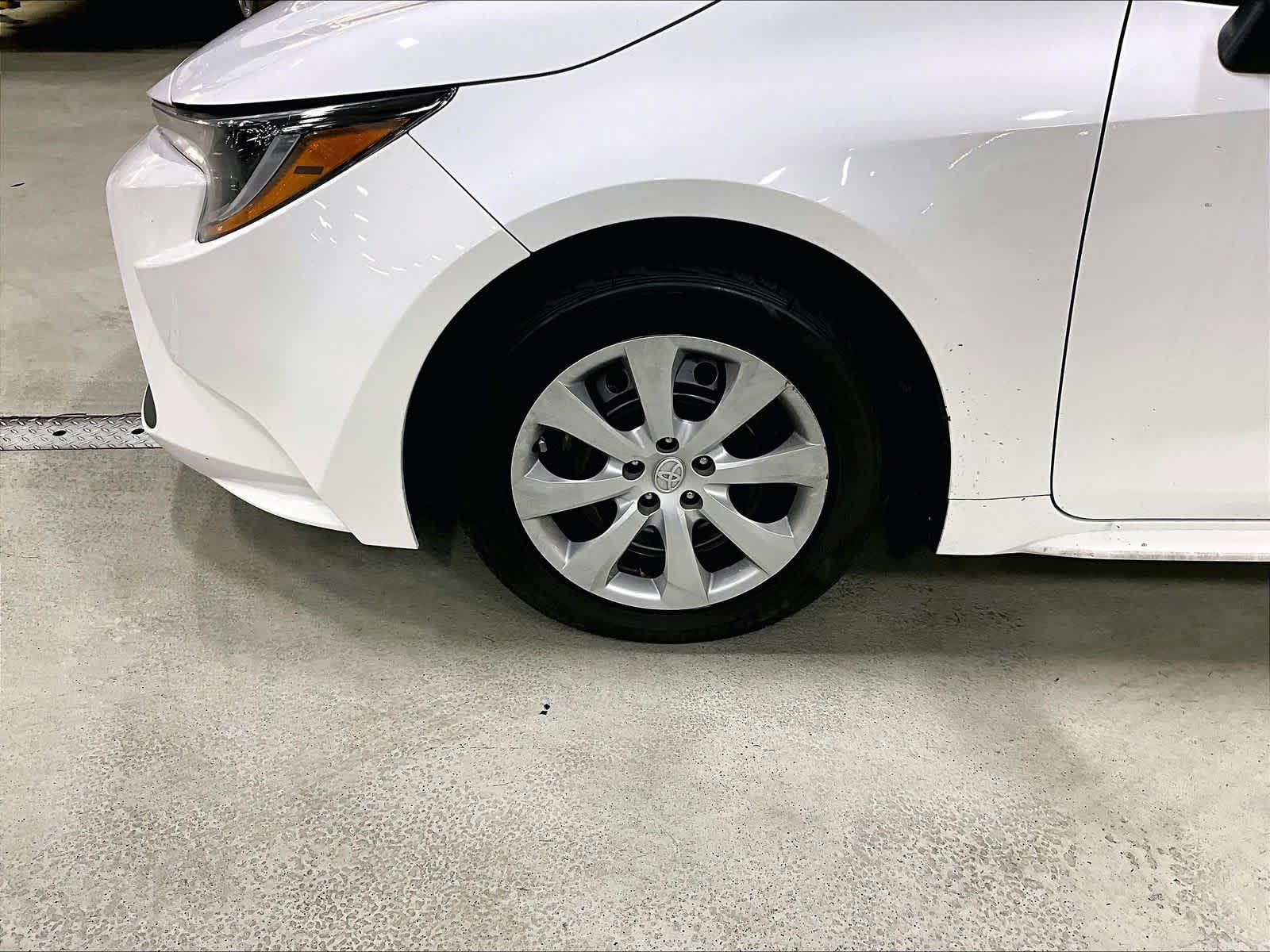 2022 Toyota Corolla LE - Photo 4