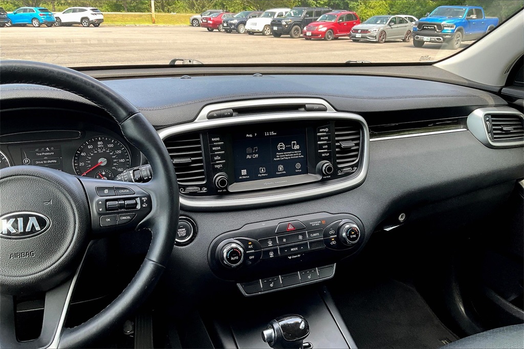 2017 Kia Sorento LX - Photo 18