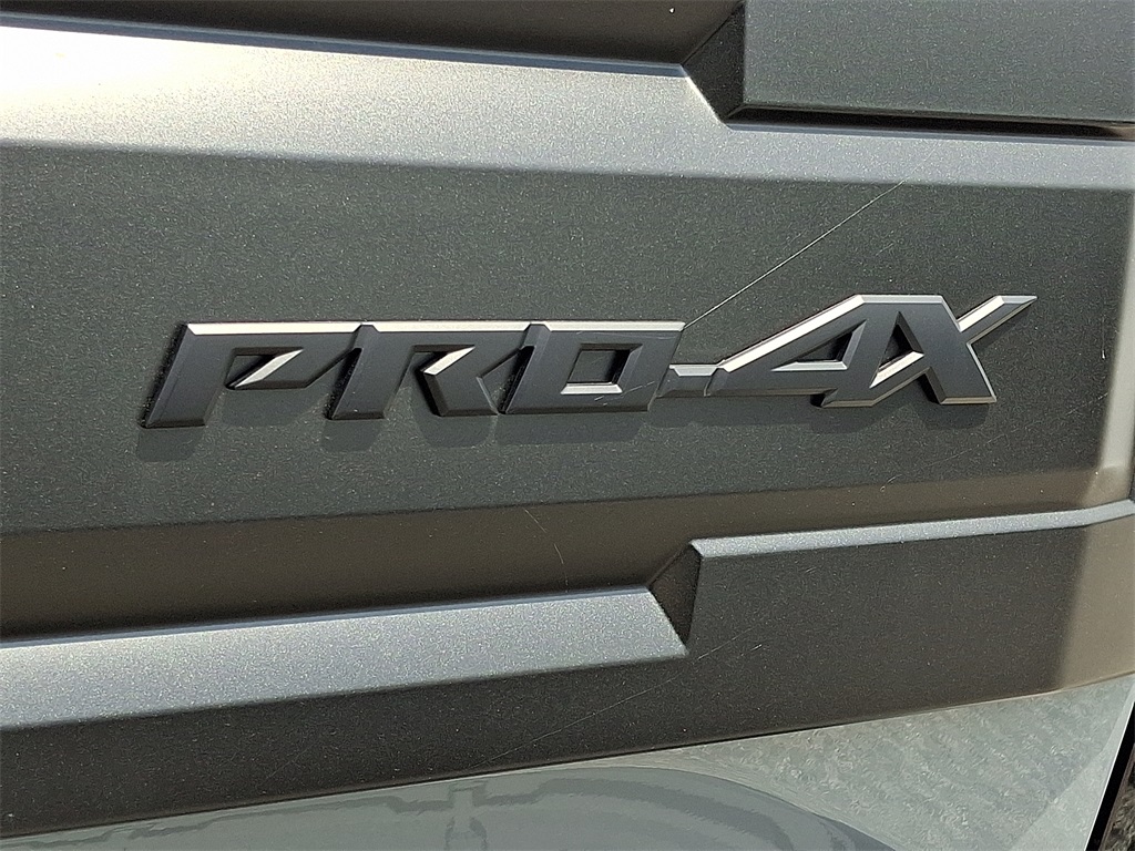 2025 Nissan Frontier PRO-4X - Photo 18