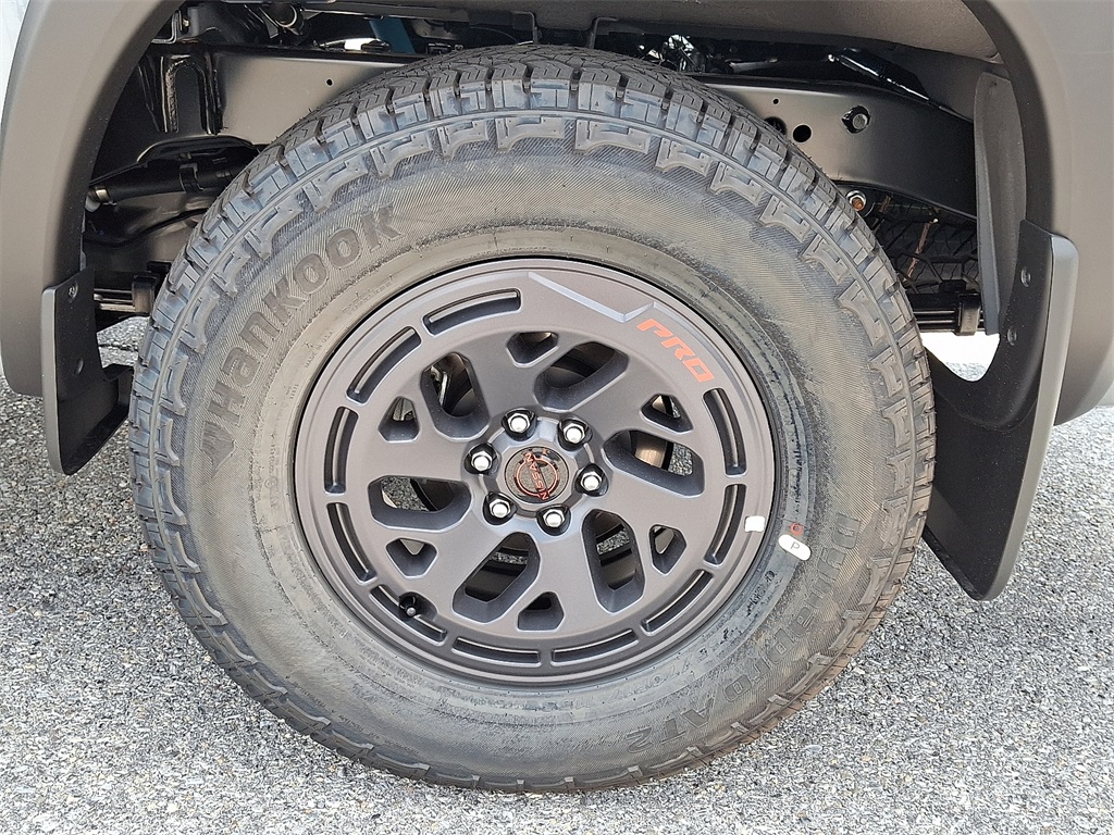 2025 Nissan Frontier PRO-4X - Photo 5